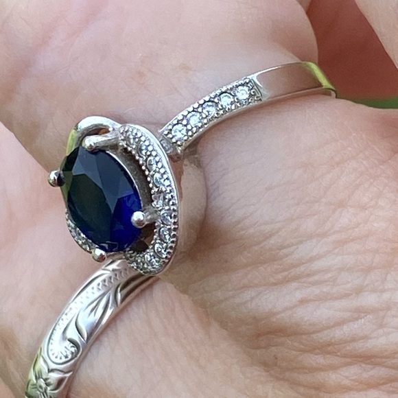 Simulated sapphire sterling silver ring with zircon accents size 8 - Picture 2 of 13